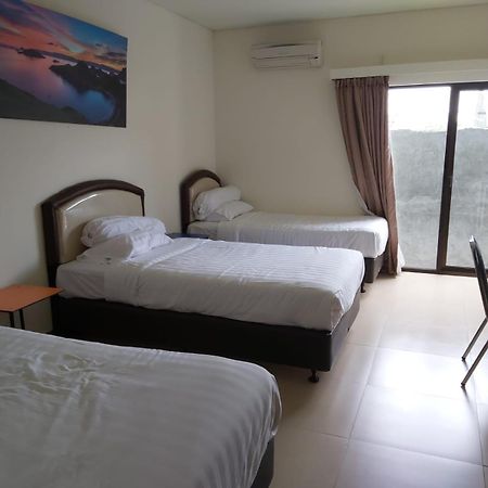 Hotel Larensia Labuan Bajo Bilik gambar