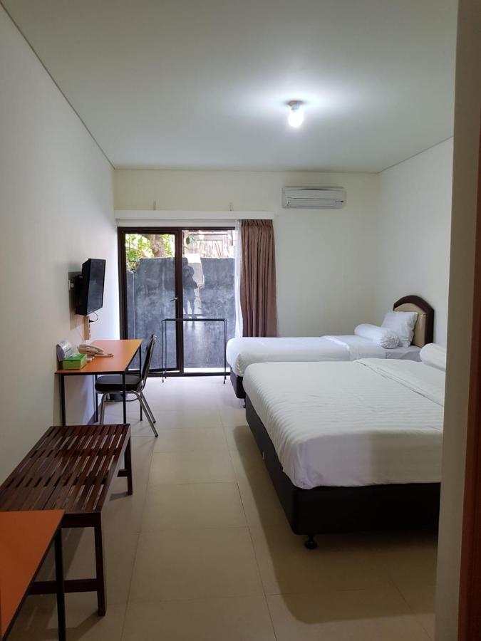 Hotel Larensia Labuan Bajo Luaran gambar