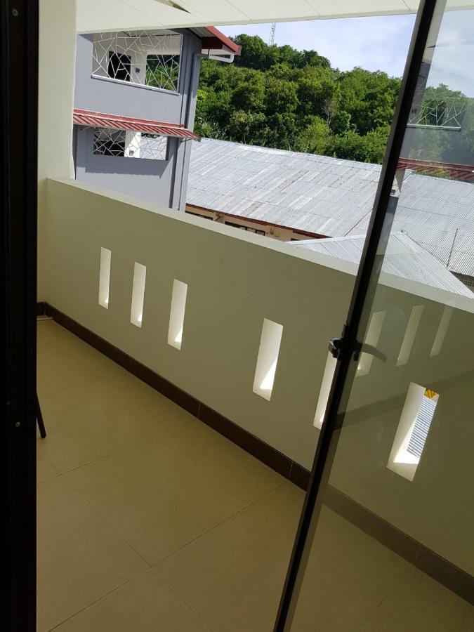 Hotel Larensia Labuan Bajo Luaran gambar