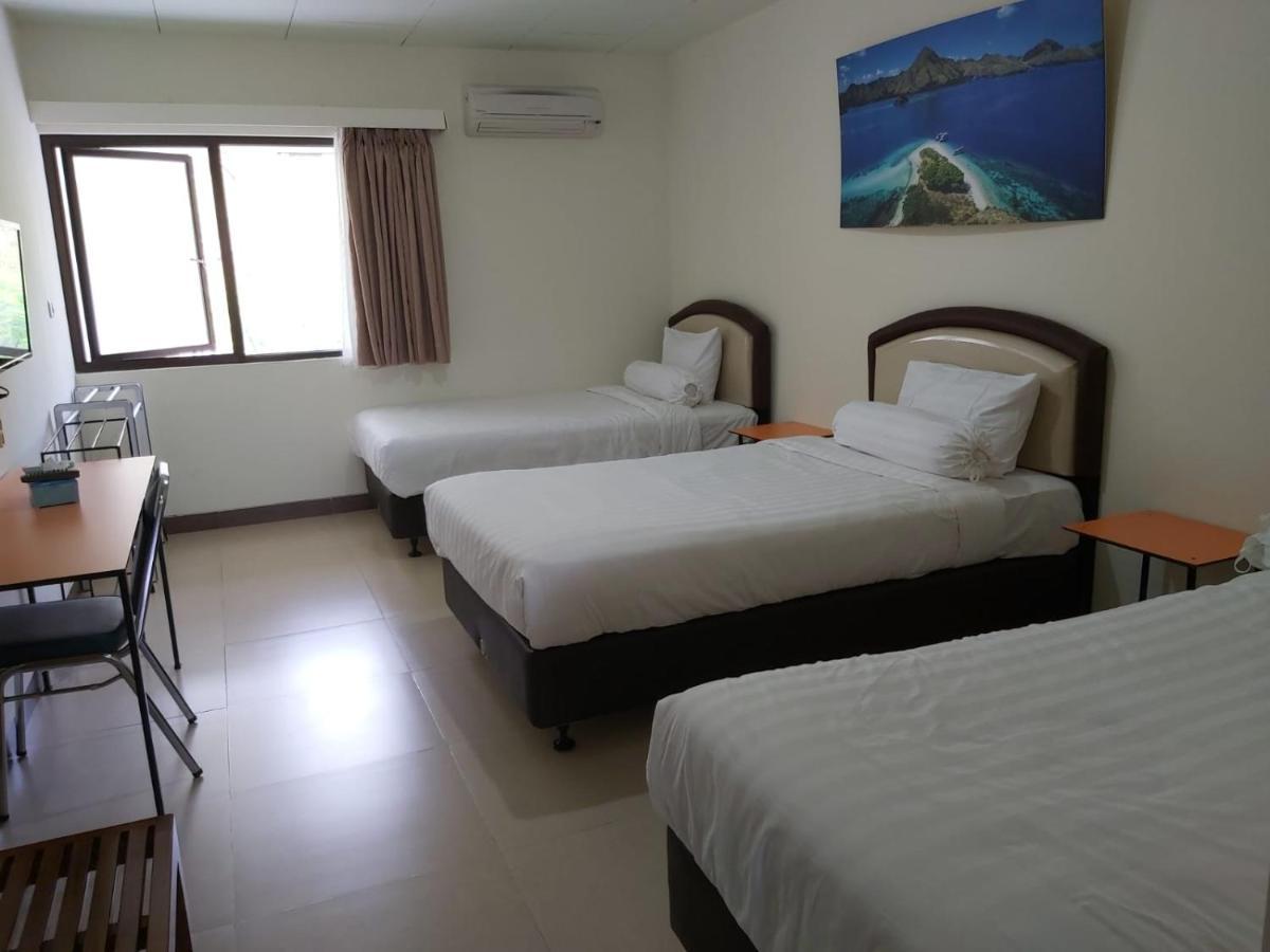 Hotel Larensia Labuan Bajo Luaran gambar
